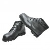 Bota en cuero, color negro con punta de acero, producto nacional.